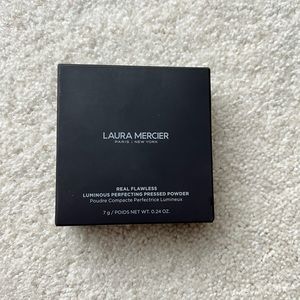 Laura Mercier's Real Flawless Luminous Perfecting Pressed Powder